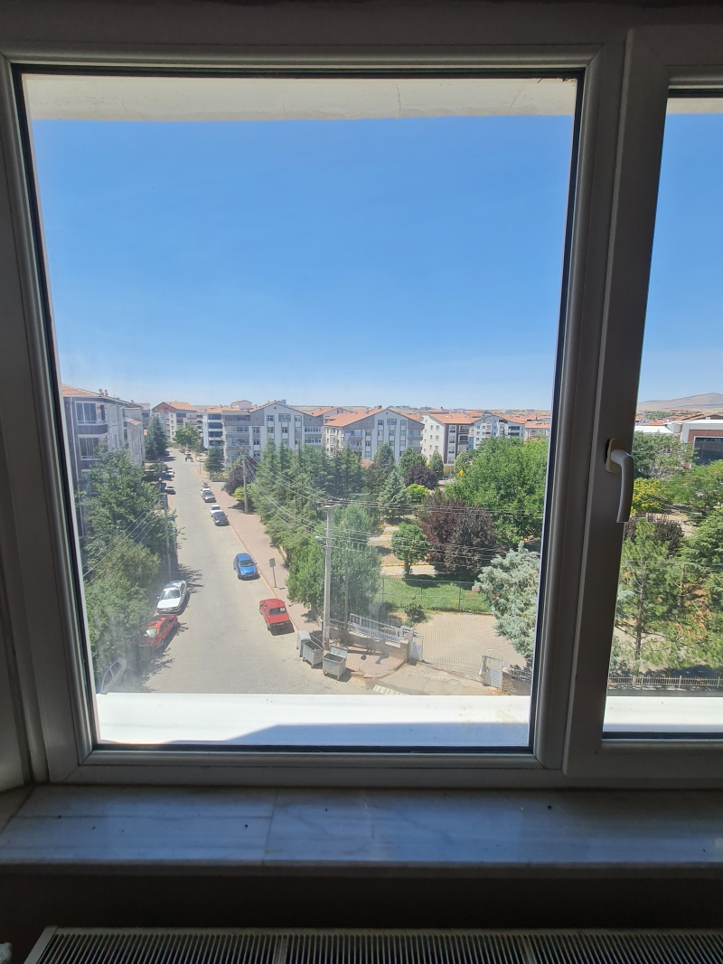 SIRRI KARDE LK RETM OKULU YANI KRALIK DARE  ilan Grseli 8