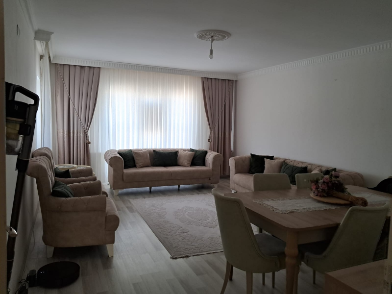 YENCE MAHALLES ANA YOL KENARI SATILIK 3+1 DARE 