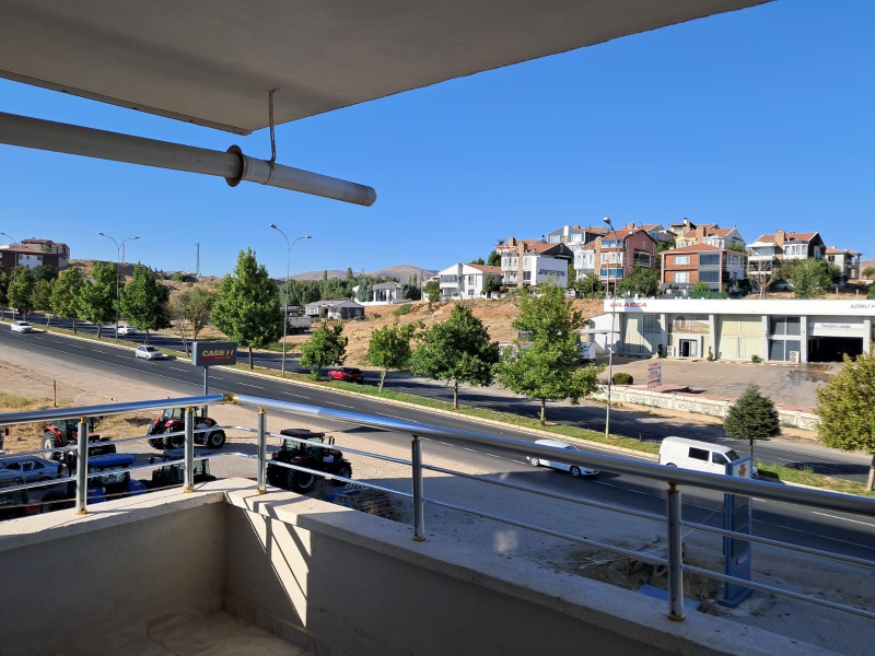 YENCE MAHALLES ANA YOL KENARI SATILIK 3+1 DARE  ilan Grseli 8