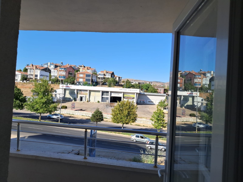 YENCE MAHALLES ANA YOL KENARI SATILIK 3+1 DARE  ilan Grseli 9