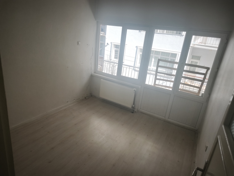 Valilik Arkas� Merkezi Konumda 2+1 Sat�l�k Daire  ilan G�rseli 10