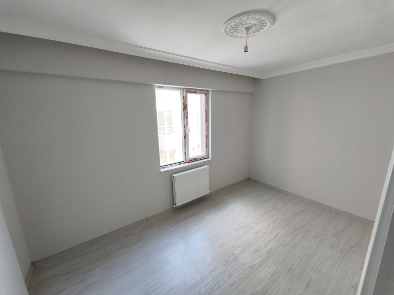 TERME CADDES� ARASI  �N�VERS�TE G�ZERGAHINDA 1+1 SATILIK DA�RE ilan G�rseli 4