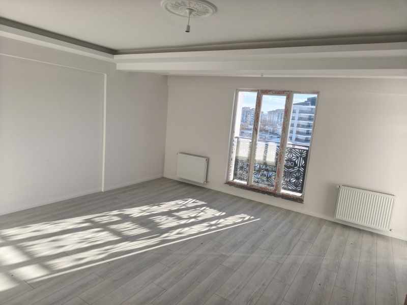 K�r�ehir Kayaba�� Mahallesinde S�f�r 4+1 Geni� Daire ilan G�rseli 2